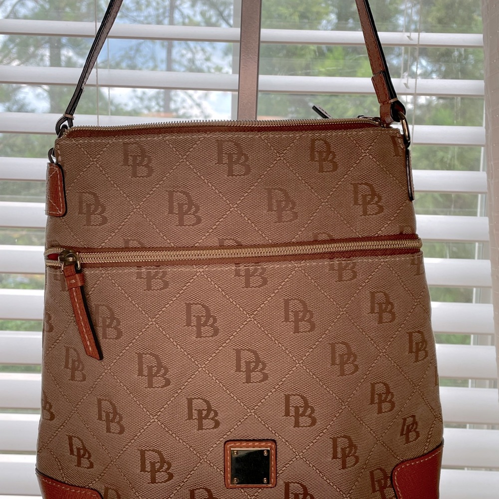 Dooney & Bourke signature shoulder bag
